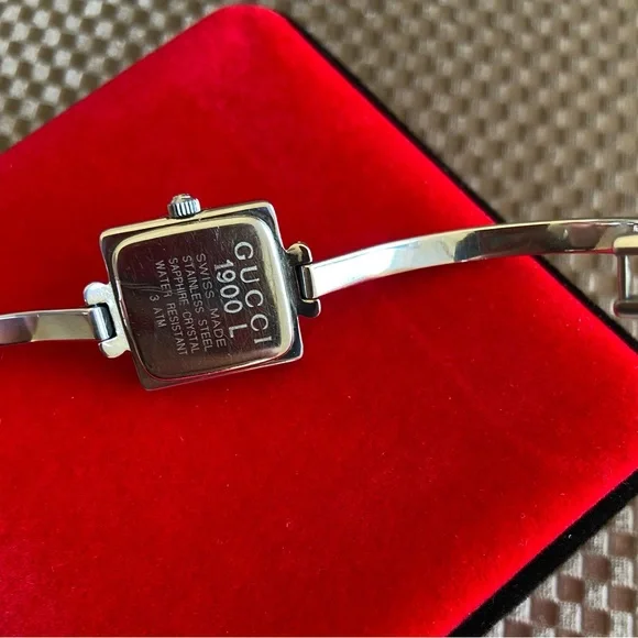 Ladies GUCCI bangle watch❤️SO CUTE❤️❤️❤️ - Picture 4 of 11